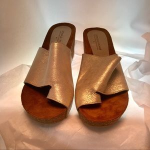 Donald Pliner wedges
